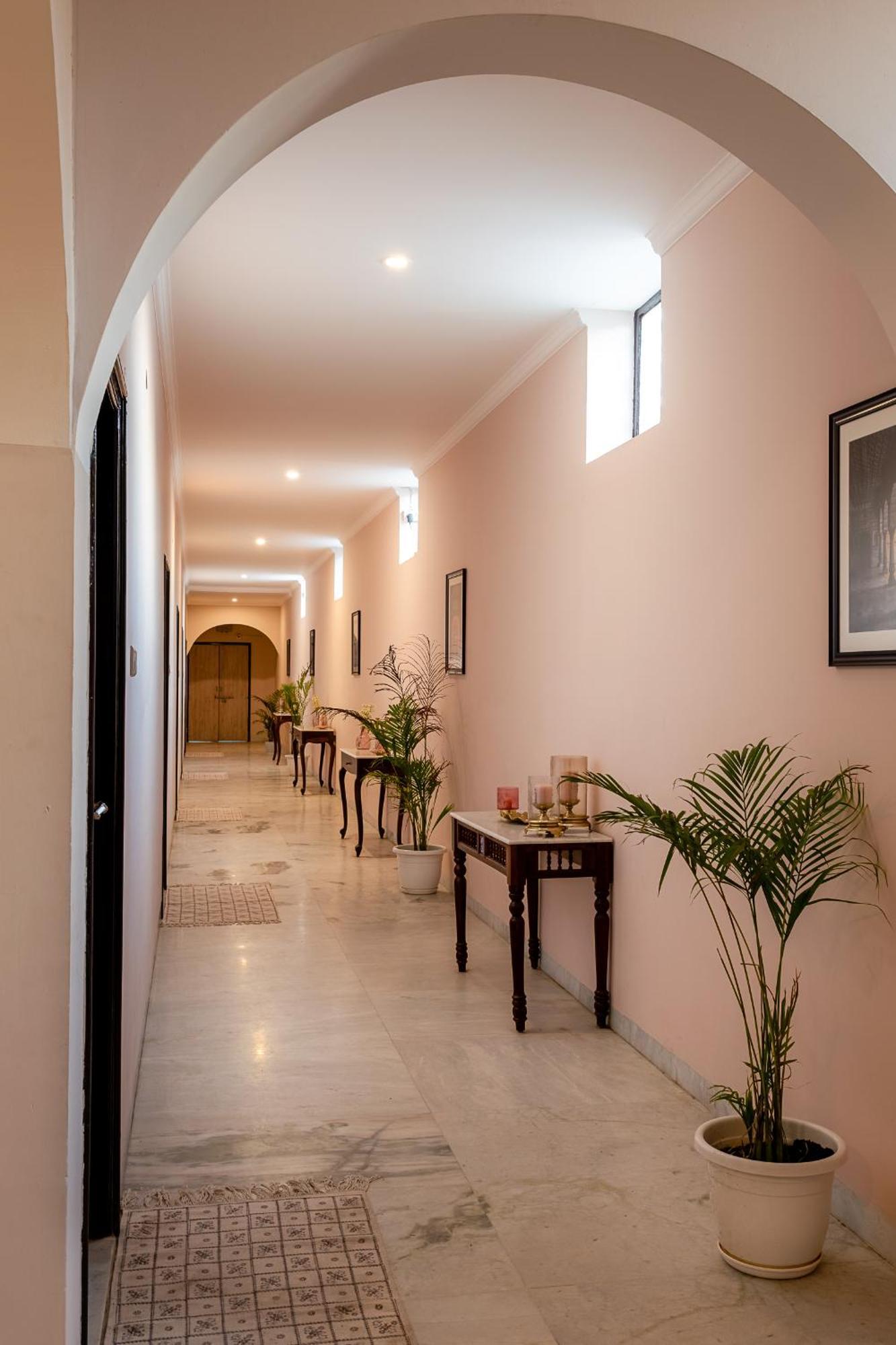 Nine Palms Resort Джапур Экстерьер фото