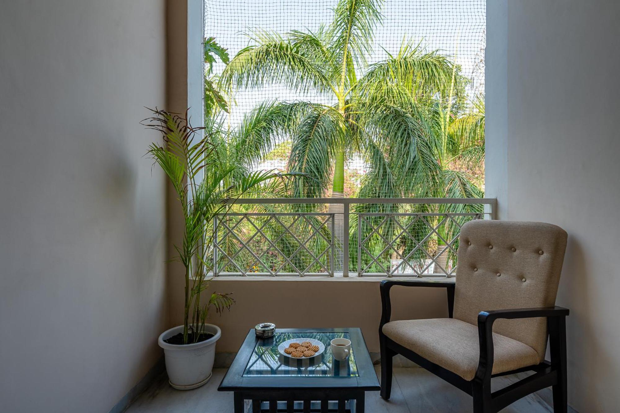 Nine Palms Resort Джапур Экстерьер фото